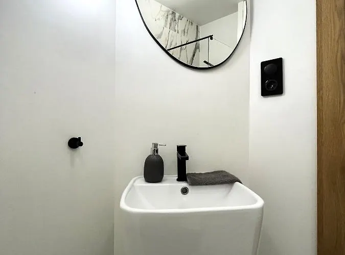 Mieszczanska ~ Self Check-in 24h ~parking And Lift Wroclaw