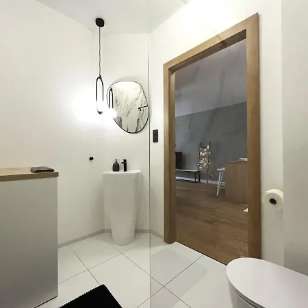 Mieszczanska ~ Self Check-in 24h ~parking And Lift * Wroclaw